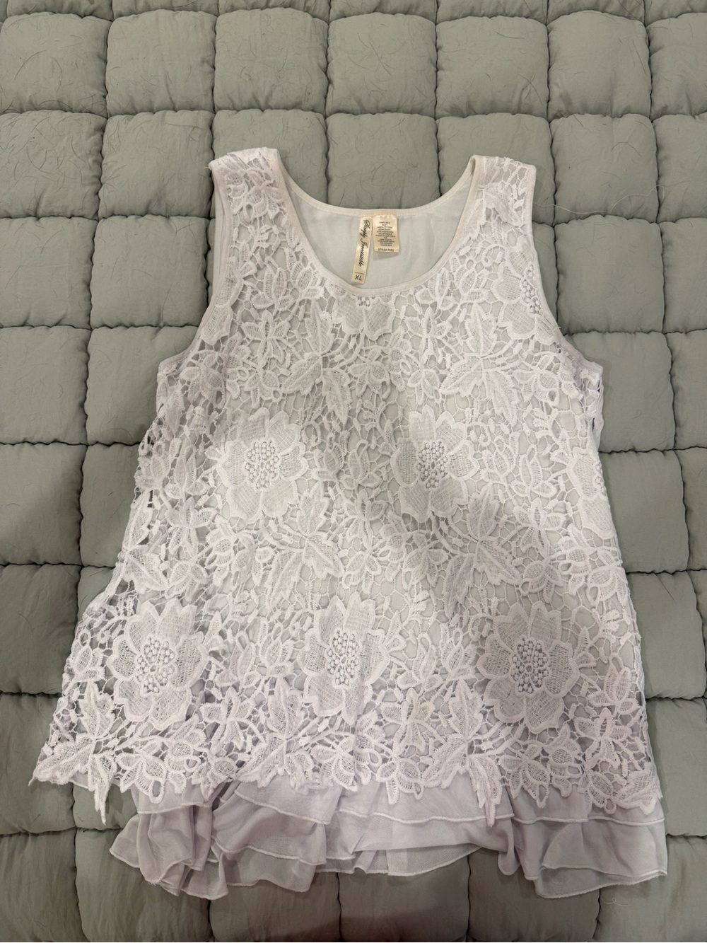 Simply Irresistible White Floral Lace Sleeveless Camisole